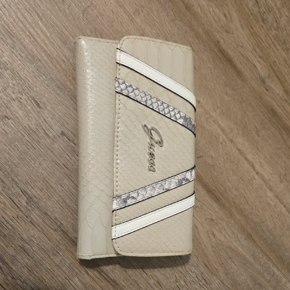 Guess Cream and Gray Textured Wallet